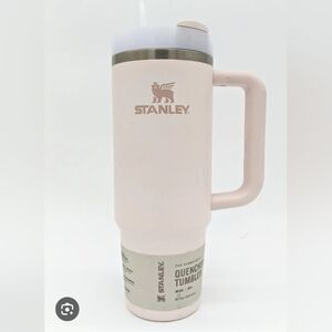 NIB,Stanley Quencher Tumbler in Rose Quartz